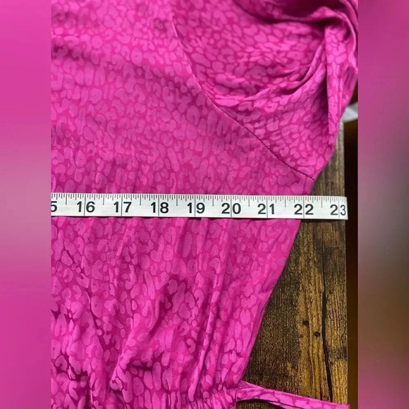 Pink long sleeve leopard print blouse sz 0X - Picture 7 of 8